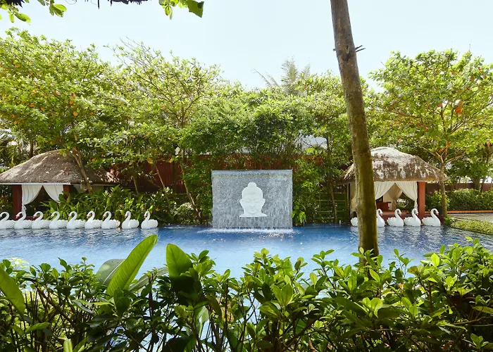 Luxury hotel only: Mayfair Waves