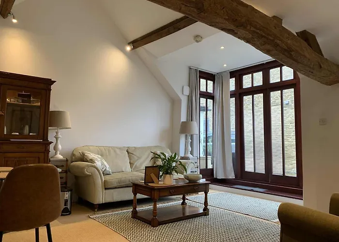 The Byre, At Cradle Barn Offering A King Suite
