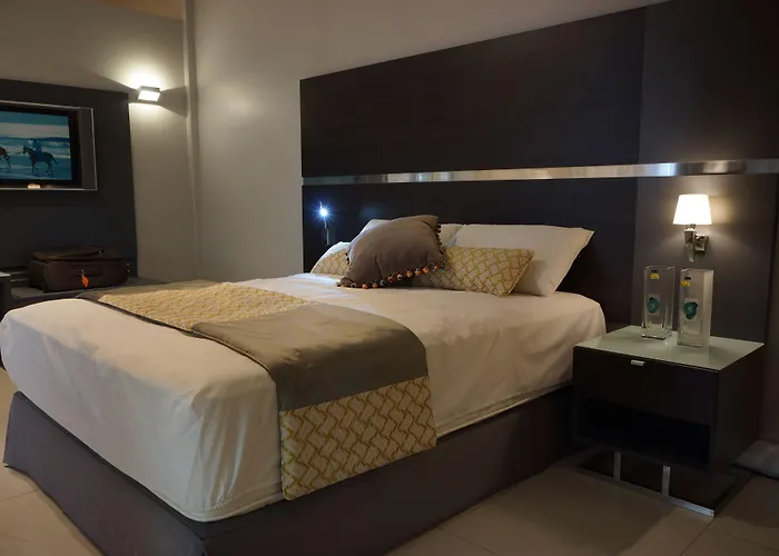 Hotel 2001