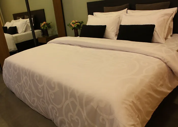 Self catering: 14 Living