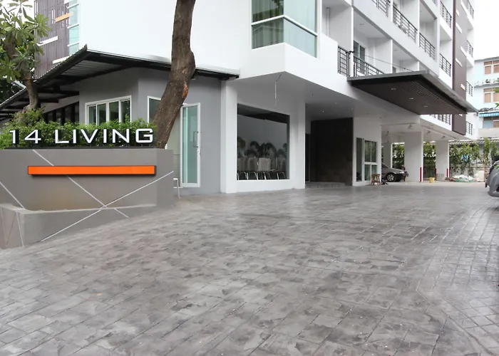 Self catering: 14 Living