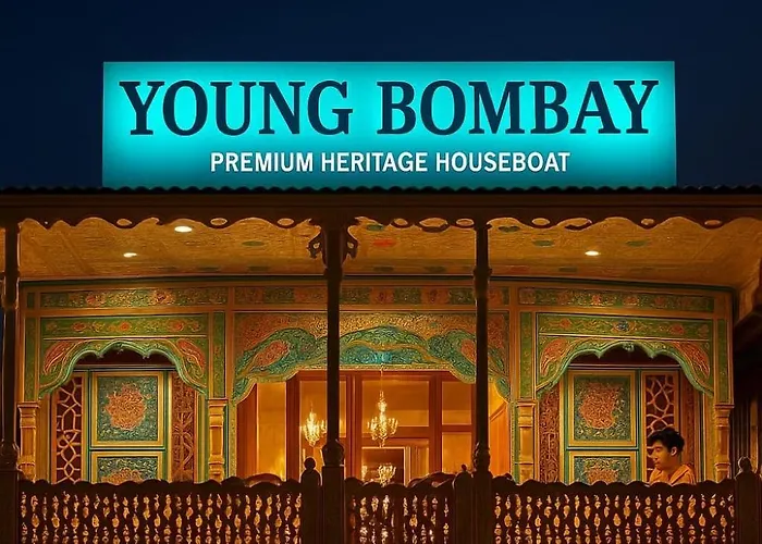 Design hotel Young Bombay Premium Heritage Houseboat