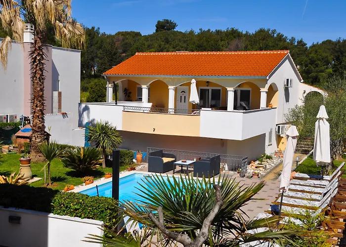 Villa Vanilla With Heated Pool