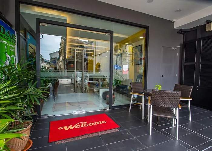 B Street Hotel