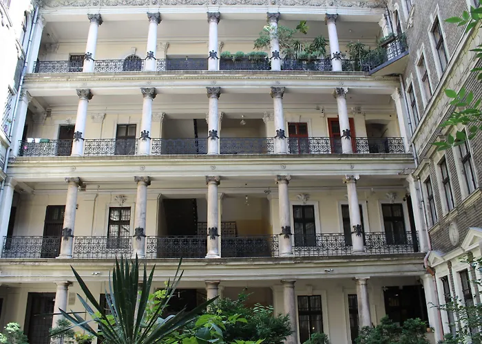  Omega Guesthouse Budapest