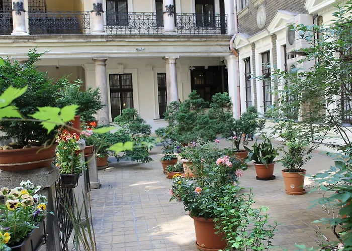  Omega Guesthouse Budapest