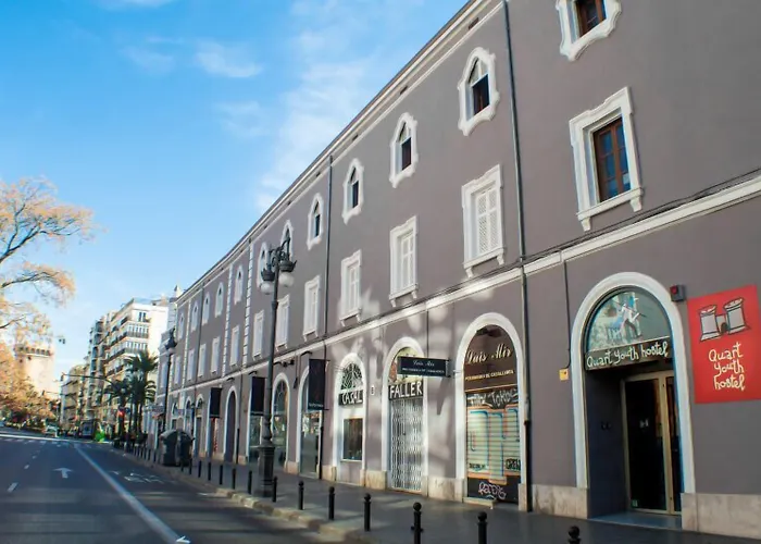 The Hostels Quart Youth & Apartments