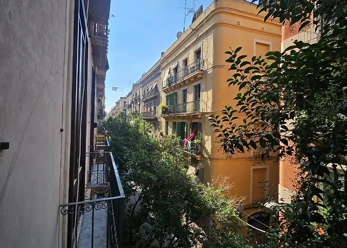 Central And Basic Universitat For Young Hostel