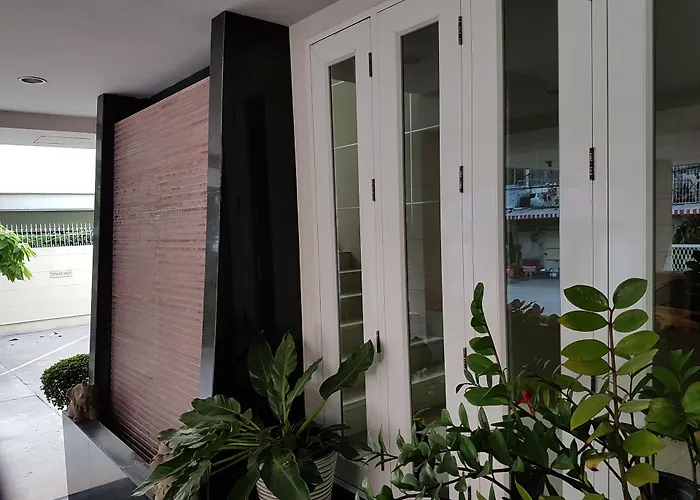 14 Place Sukhumvit Suites