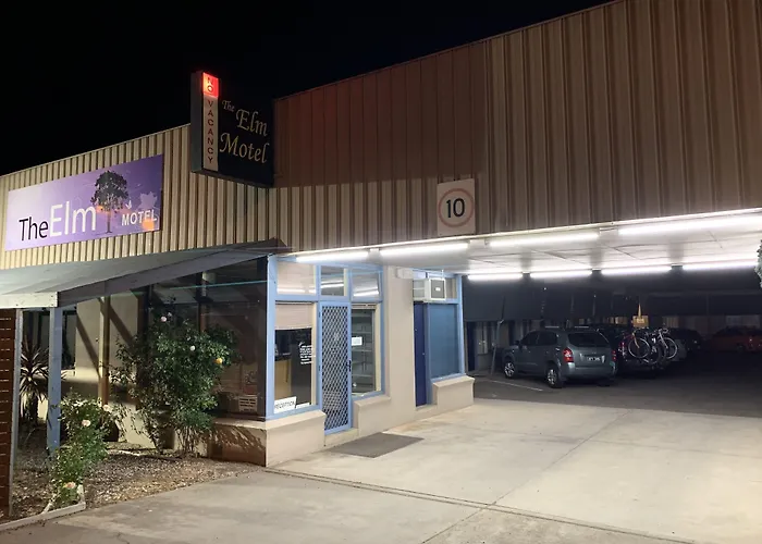 Cheap hotel: Elm Motel