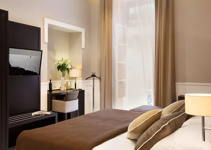 Pet Friendly hotel: Nap Luxury Guest House Bovio