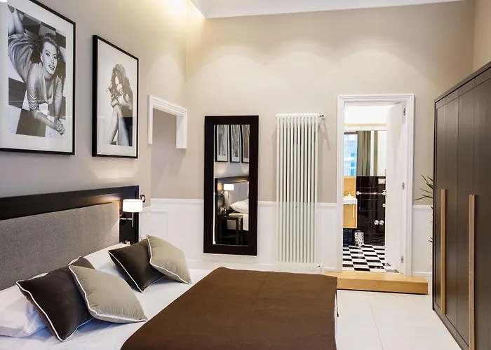 Pet Friendly hotel: Nap Luxury Guest House Bovio