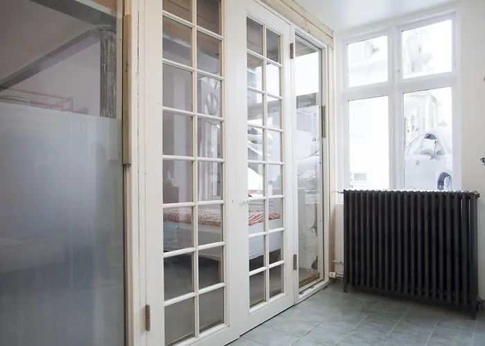 The Hostels 101