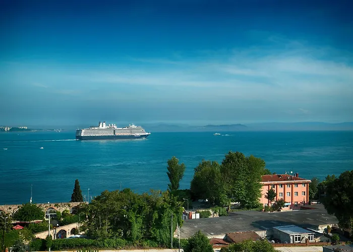 Metropolis Hostel & Guest House