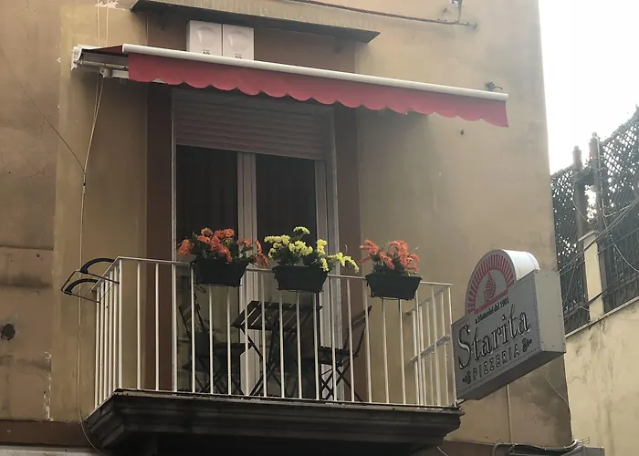 Starita Bed & Pizza