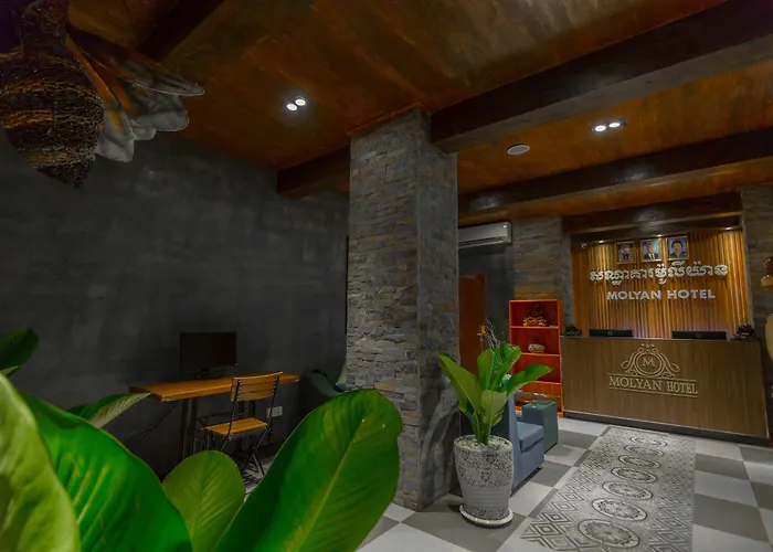 Family Hotel: Botum Palace Hotel