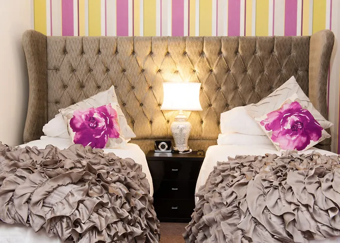 Maes Bach Boutique Guest House Town Centre