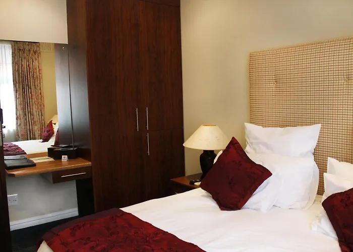 Silver Oaks Boutique Hotel