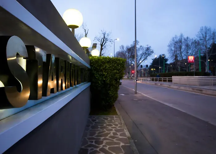 Romantic hotel: Starhotels Tourist