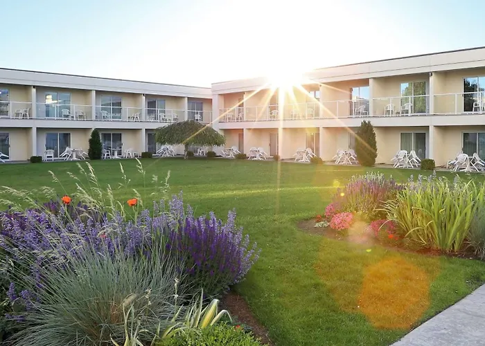Best Western Plus Kelowna & Suites