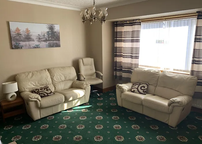 Luxury hotel only: Lyndon Guest House