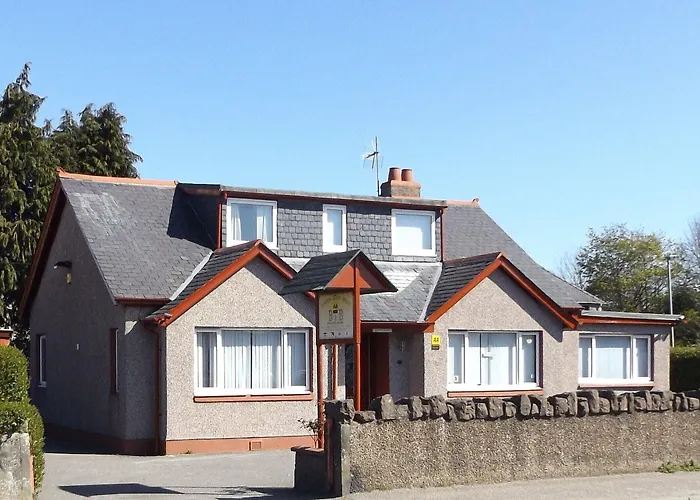 Luxury hotel only: Lyndon Guest House