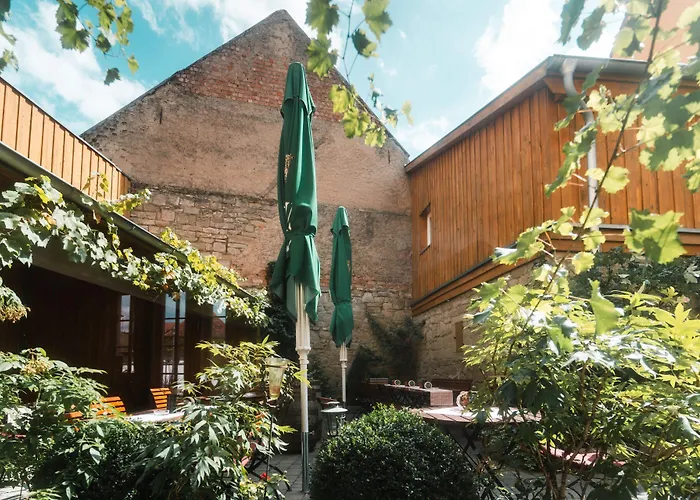Landhotel Und Weingasthof Schwarzer Adler
