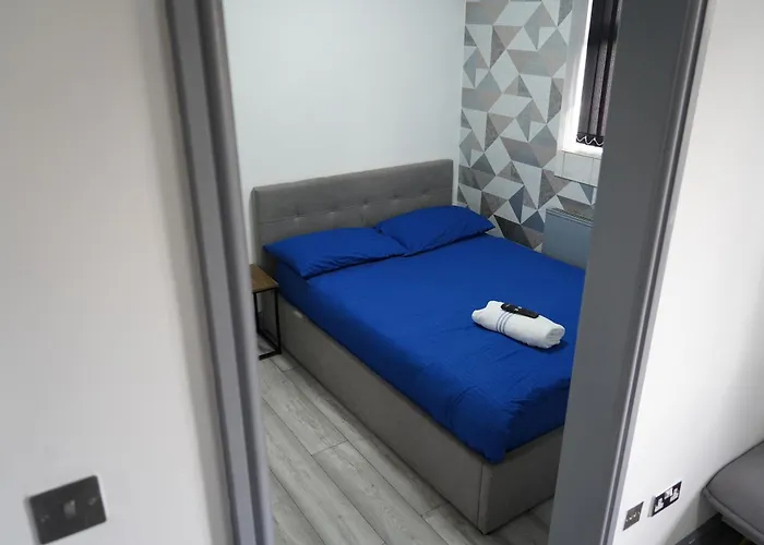 Hotel near College: Hills View Apartments