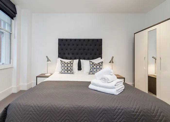 Garrick Mansions By Aeria Apartments