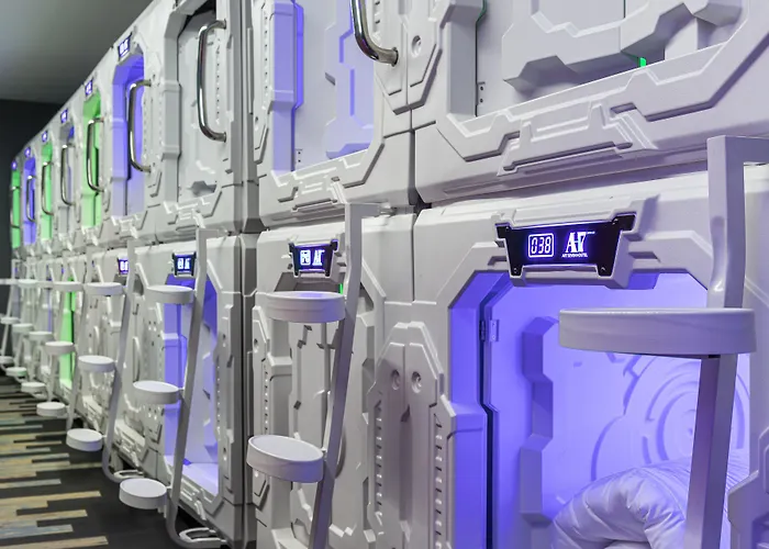 5 sterren hotel: Art Seven Hostel Capsules