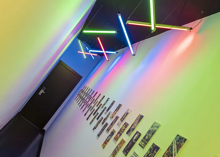 5 sterren hotel: Art Seven Hostel Capsules
