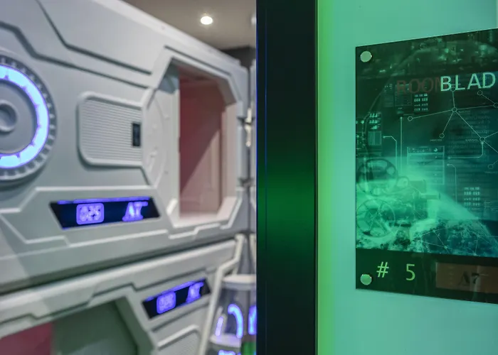 5 sterren hotel: Art Seven Hostel Capsules