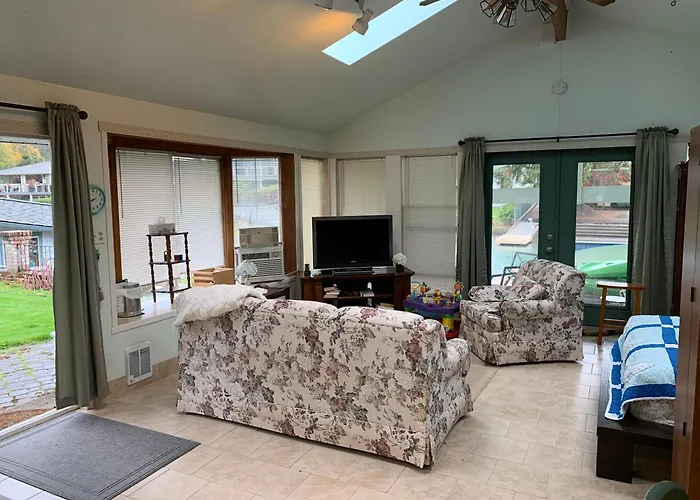Lake Tapps Bungalow