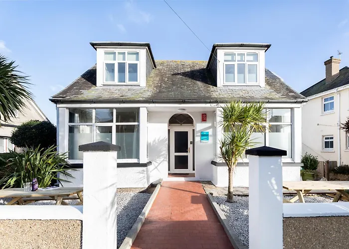 Beach hotel: Oasis House