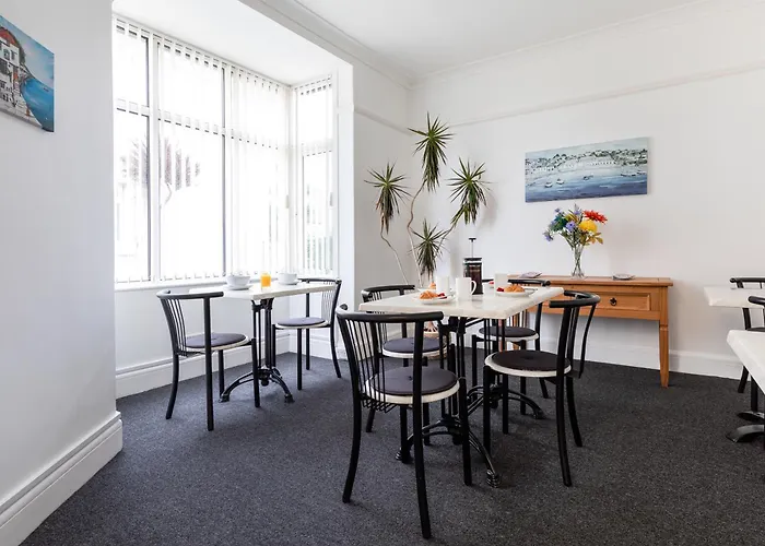 Beach hotel: Oasis House