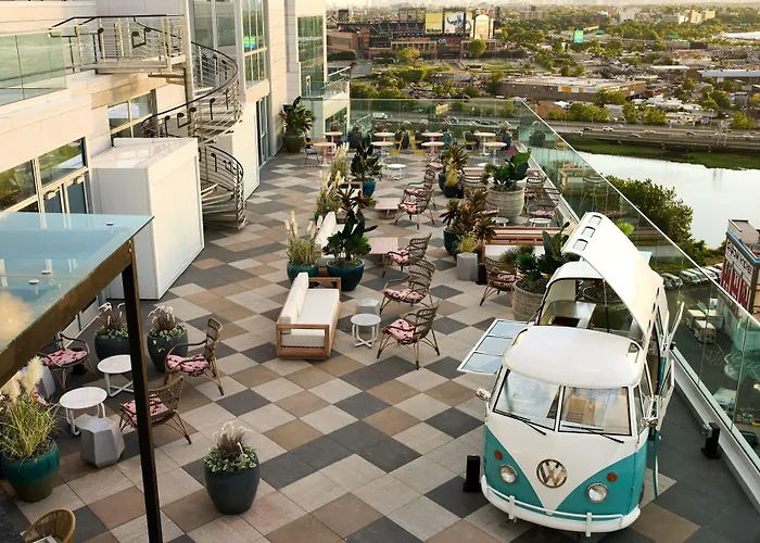 Hotels with tennis Renaissance New York Flushing At Tangram