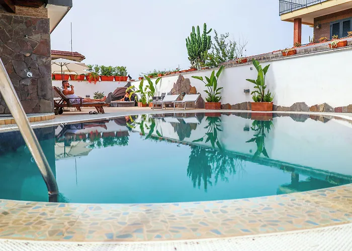 Hotel con piscina: Villa Elisabetta