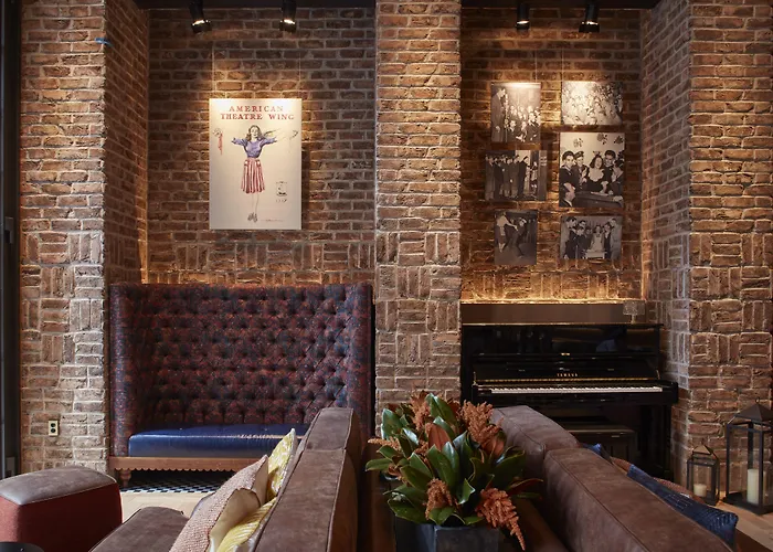 Hotel with pool: Civilian Hotel