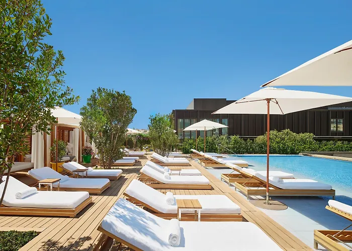 Jacuzzi hotel: The Madrid Edition