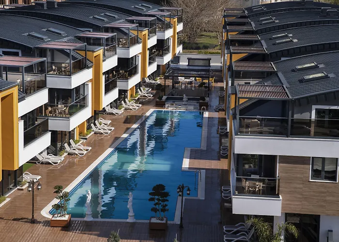 Airport Hotel: Elysium Green Suites