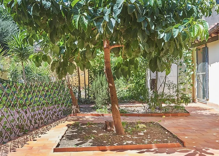 El Roy Garden Rooms