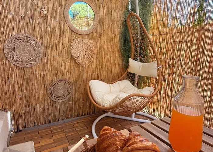 Chambre Simple Avec Terrasse Privee - Proche Tram Et Centre - Cuisine Et Salle De Bain En Partage