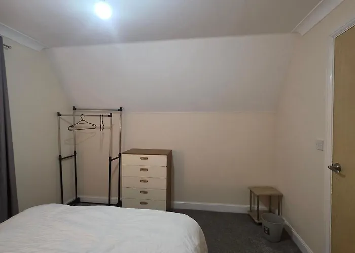 Cozy Guest Room In Colchester - Perfect For Travelers