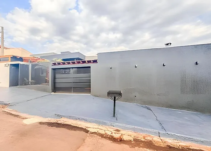 Casa no Jd Oriental, ar condicionado e vaga