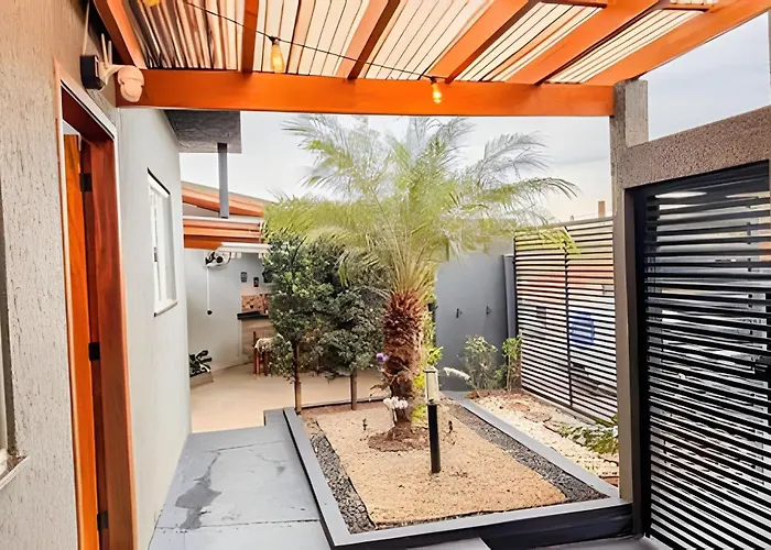Casa no Jd Oriental, ar condicionado e vaga