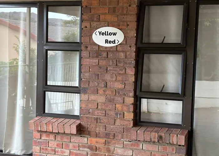 Pet Friendly hotel: Hillsview, Roodepoort