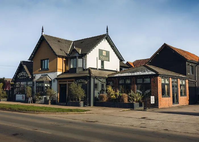 5 star hotels Station Restaurant & Bar
