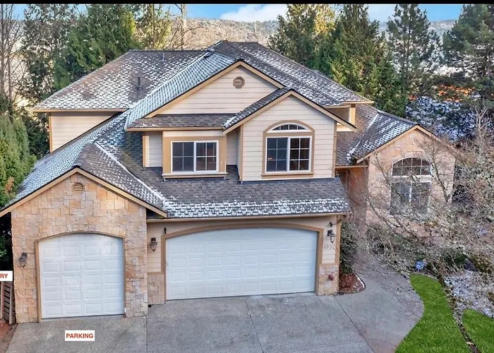 Spacious Basement With Independent Entry And Yard