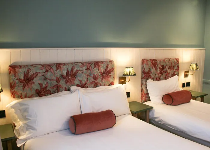 Luxury hotel only: Hotel Collingwood BW Signature Collection