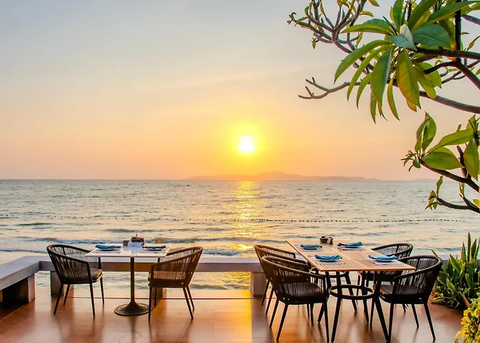 Romantic hotel: Royal Cliff Beach Hotel Pattaya